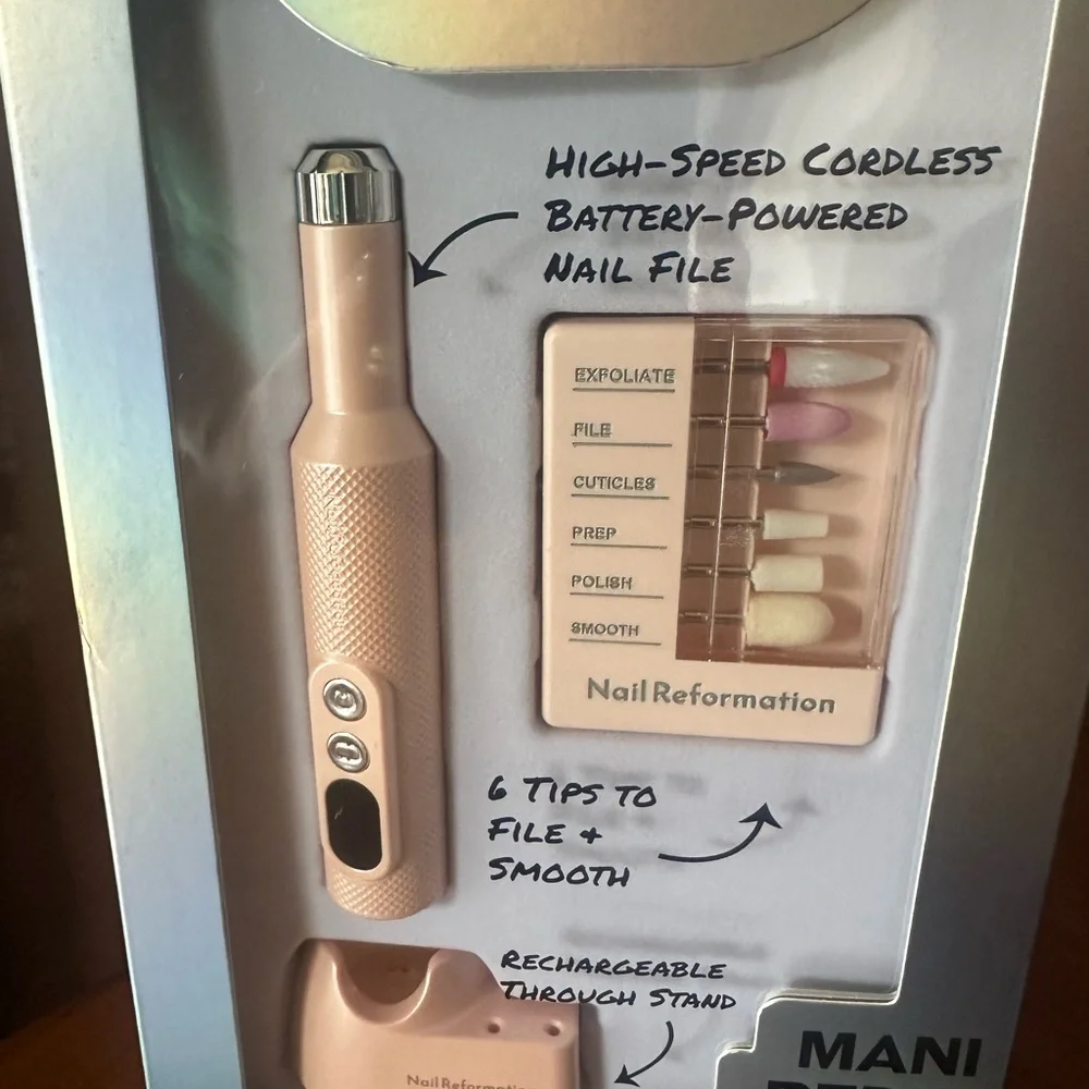 Reformation Cordless Nail File - Gold color pink